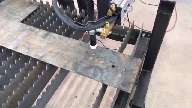 Бюджетный, портативный станок плазменной резки смотреть онлайн