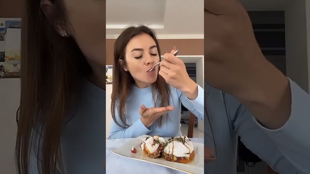 Бата с яйцом ПАШОТ и авокадо) инст britanka_new) рецепт уже в ленте) смотреть онлайн