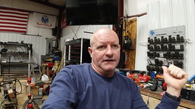 More tornados & picking up saw supplies смотреть онлайн
