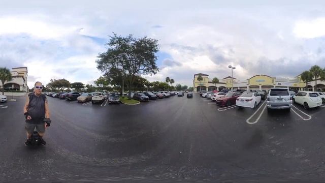 KingSong 16x the King of EUC’s around Town in 360° ￼ Virtual Reality on Insta360 X3 смотреть онлайн