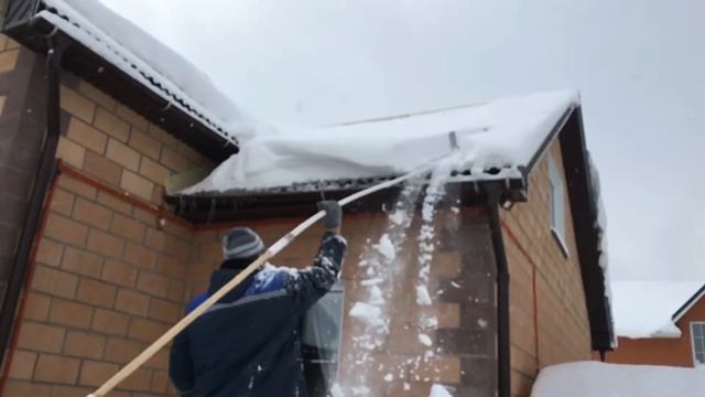 Приспособа для очистки крыши от снега за пять минут, своими руками. смотреть онлайн