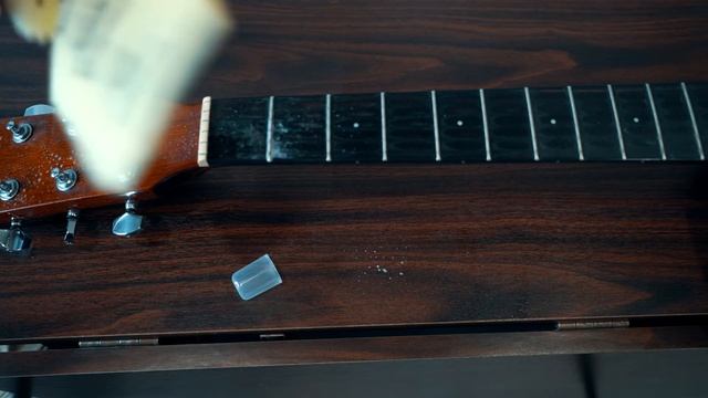 Год не чистил гитару. Как поменять струны и почистить смотреть онлайн