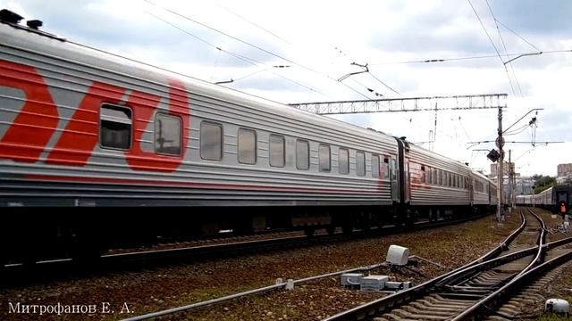 Электровоз ЧС2к-785 (ТЧЭ-27) с пассажирским поездом №392У, Москва - Челябинск. смотреть онлайн