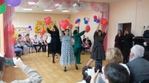 Последний звонок. Подарок музыкальный ? танцевальный ?детям и учителям  от родителей. Сюрприз. ??
