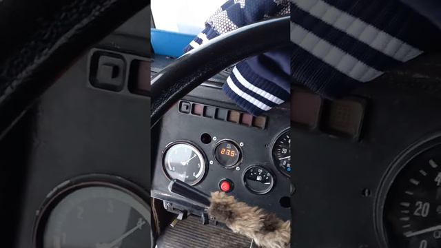 залил масло.. запустил смотреть онлайн