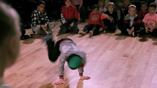 Break dance баттл. Дети. Tdancestreet. смотреть онлайн