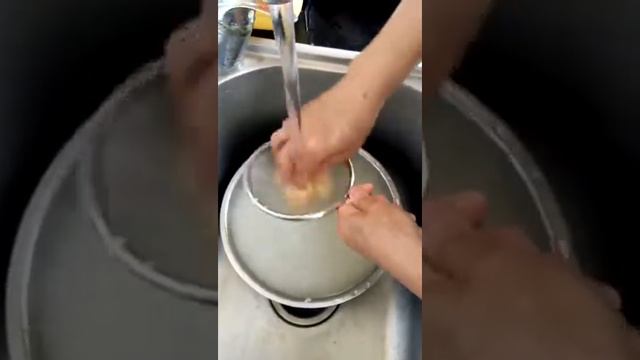 Что внутри этого кекса!Шок смотреть онлайн