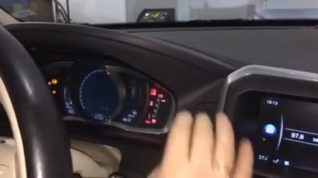 Сброс сервиса на Volvo XC 60, XC70 с графическим дисплеем смотреть онлайн