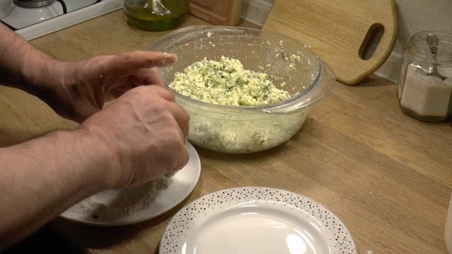Cырники с зеленью, творогом, сыром. Не сладкие и очень вкусные! смотреть онлайн