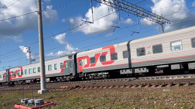 Отлично гудит! Скорый поезд №120В Белгород - Санкт-Петербург под ЭП2К-234 | Тарусская смотреть онлайн