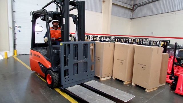 Montacargas con aditamiento push-pull - MCALLISTER SAS смотреть онлайн