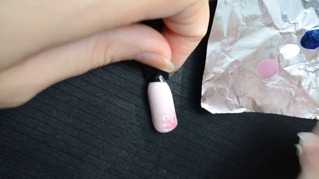 Дымчатые цветы шилаком; дизайн для маникюра смотреть онлайн