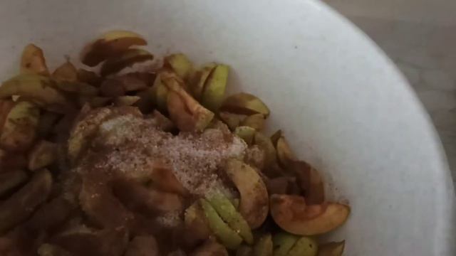 Яблочное варенье из зелёных и павших яблок. смотреть онлайн