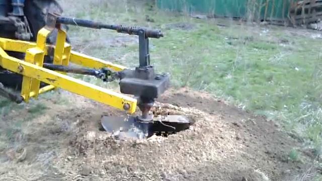 Ямобур для сельскохозяйственных работ в действии смотреть онлайн