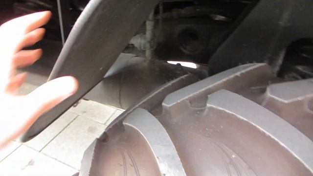 ЭТОТ МЕРСЕДЕС УМЕЕТ И ПАХАТЬ, И СТРУГАТЬ... смотреть онлайн