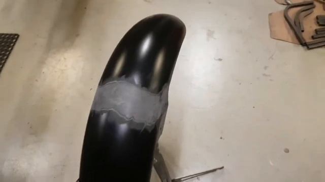 Ремонт и удлинение переднего крыла мотоцикла Honda Steed. смотреть онлайн