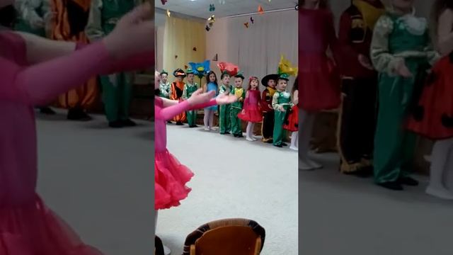 На 8 марта.. Сына поет смотреть онлайн