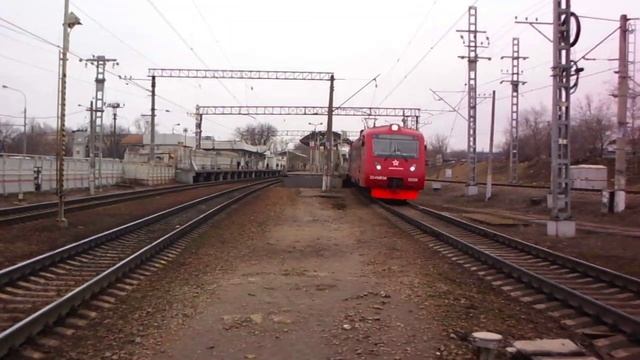 Два электропоезда из аэропорта Домодедово в Нижних Котлах смотреть онлайн
