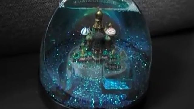 Настольное украшение с подставкой для ручек Шар с блёстками Москва: "Медитативно сыплющийся снег... смотреть онлайн