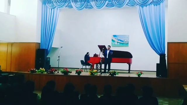 "В мире есть красавица одна" смотреть онлайн