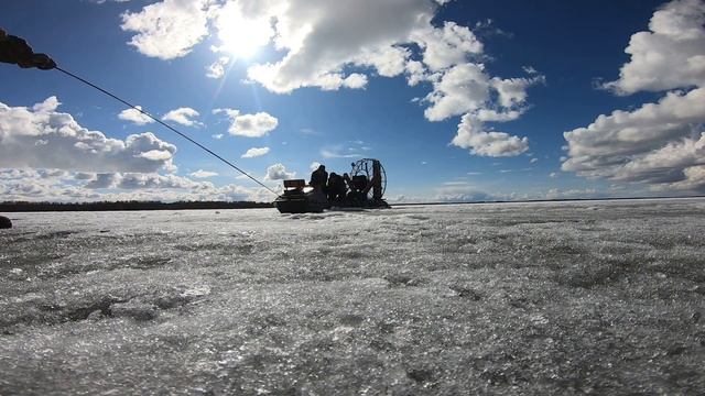 ЧП на льду. ОСТОРОЖНО тонкий лед. Спасаем мотособаку. Клево тут 35 смотреть онлайн