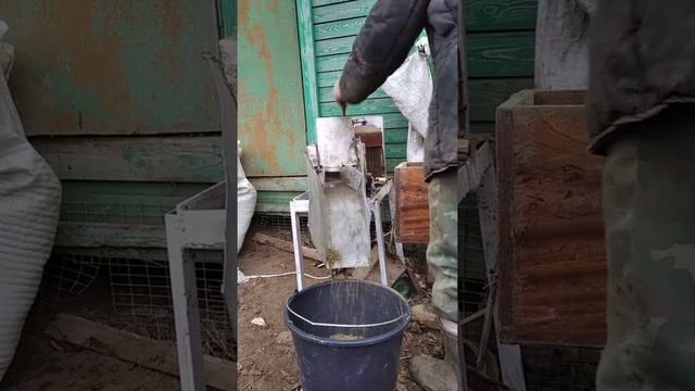 Гранулирование сена на самодельном грануляторе смотреть онлайн