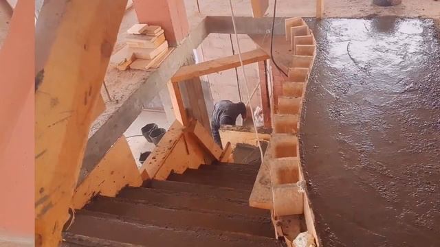 2 монолитные лестницы в одном доме смотреть онлайн