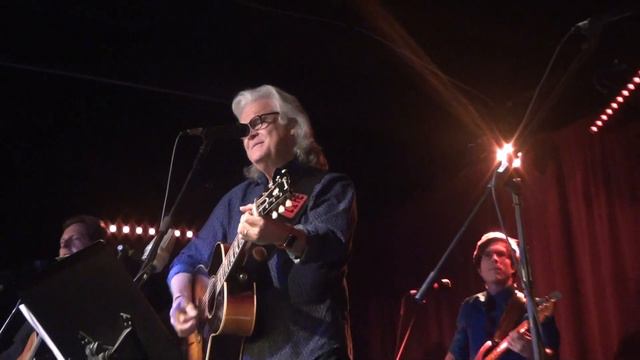 Ricky Skaggs - (Angel On My Mind) That's Why I'm Walkin' смотреть онлайн
