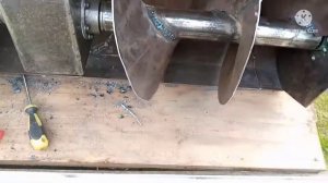 Крепление углового  редуктора на корпусе шнекоротора.