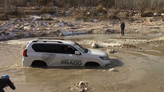 Вспоминаем горные тест-драйвы Land Cruiser 300, Land Cruiser Prado, Hilux Toyota SUV Challenge 2.0 смотреть онлайн