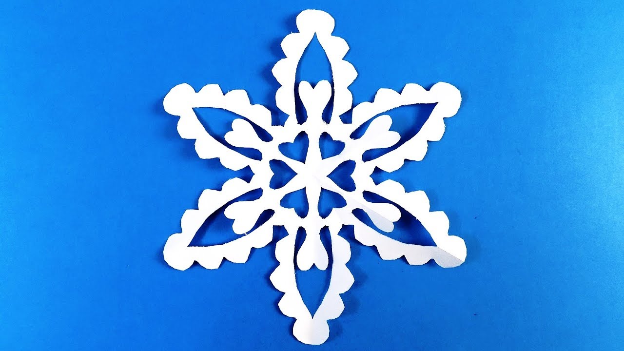 Как сделать снежинку из бумаги своими руками. Снежинка из бумаги.mp4 смотреть онлайн