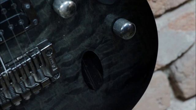 Guitarra Ibanez S571DXQM Translucid Black смотреть онлайн