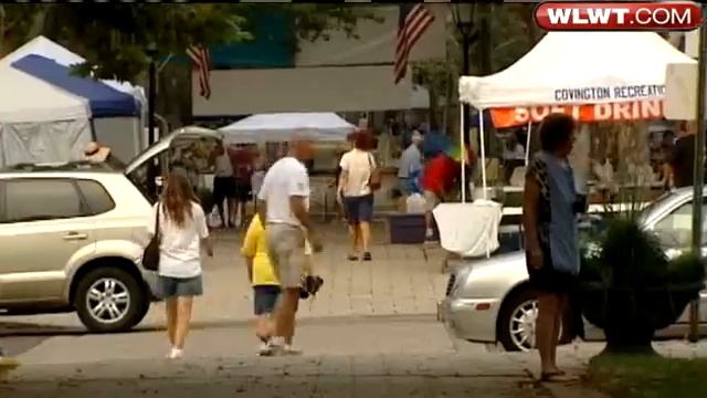 Find Hidden Treasures At World's Longest Yard Sale смотреть онлайн
