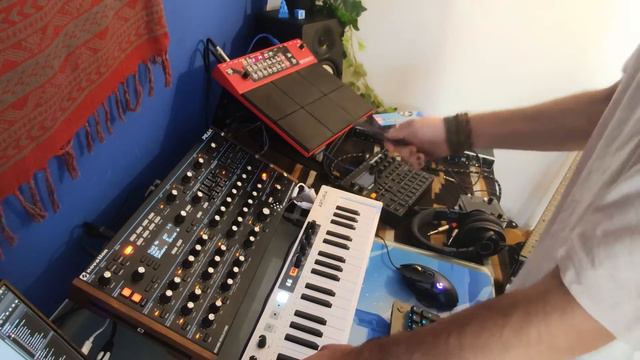Novation Peak + Nord Drum 3p micro jam смотреть онлайн
