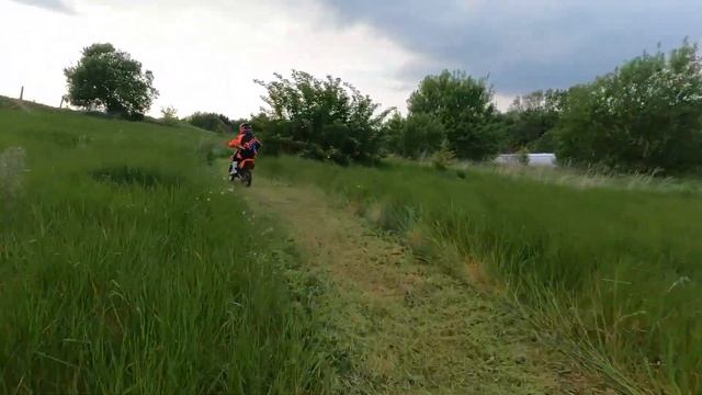 On Roule En KTM 65sx Dan Notre Champs Avec Mon Frère