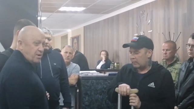 Пригожин и Виктор Бут прибыли с рабочим визитом в Ульяновск. Глава ЧВК "Вагнер" провёл там встречу смотреть онлайн