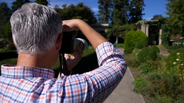 Sony A7IV Review: AMAZING! (vs A7 III)