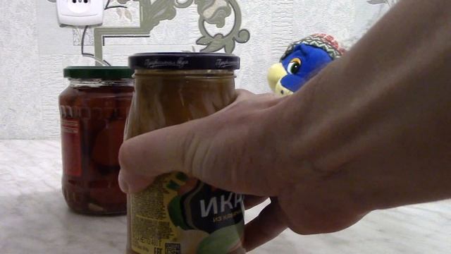 Как открыть банку или бутылку с винтовой крышкой, которая не открывается. 2 проверенных способа. смотреть онлайн