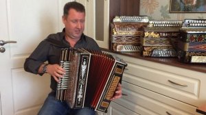 Паша гармонист - Отпусти маманя погулять (Играй гармонь любимая)