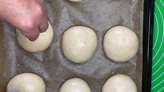 Рецепт божественного домашнего гамбургера / Ev Şəraitində Qamburger смотреть онлайн