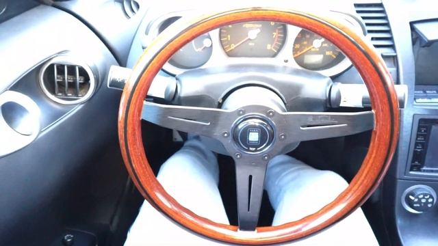 the shark got a new steering wheel ( Nissan 350z aftermarket steering wheel and horn install ) смотреть онлайн