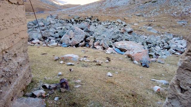 Путь по сказочно красивому ущелью к ледникам | ущелье Ала-Арча | Часть 2【4K 60p】 смотреть онлайн