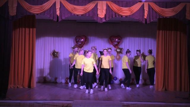 Коллектив эстрадного танца "Ви-За-Ви" старшая группа - "Пчеловод" смотреть онлайн
