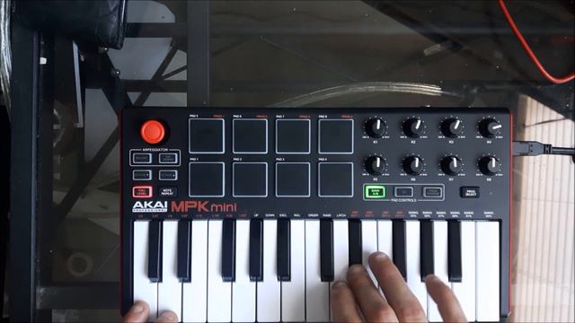 Akai Professional MPK Mini Mk2 - Live Loop # 33 - (((DVRS))) смотреть онлайн
