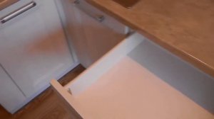 Установка угловой кухни.