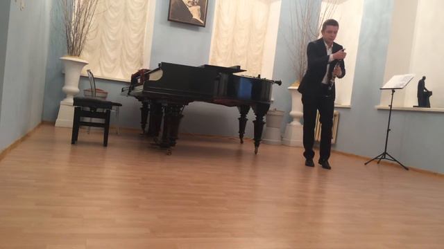 И. Стравинский - 3 пьесы для кларнета соло (2 и 3 ч.) смотреть онлайн