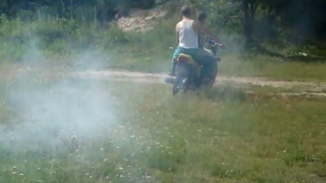 мотик на дыбы смотреть онлайн