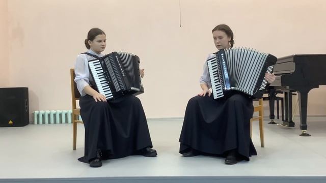 Дуэт аккордеонистов. Нечаева Виктория и Кучина Полина. 1. Модный гавот. 2. А. Летунов «Вологда». смотреть онлайн