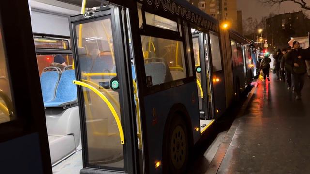 ЛИАЗ-6213.65,следует по маршруту 610,Улица Герасима Курина-Метро Юго-западная смотреть онлайн