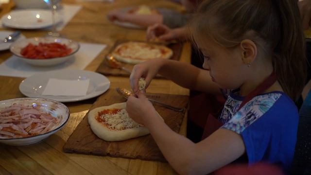 27 СЕНТЯБРЯ Ресторан Мерцен | Merzen Калуга Мастер-класс "Готовим пиццу" смотреть онлайн